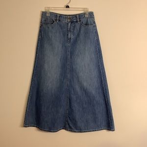 Lauren, Ralph Lauren, women’s denim skirt, size 4. EUC.